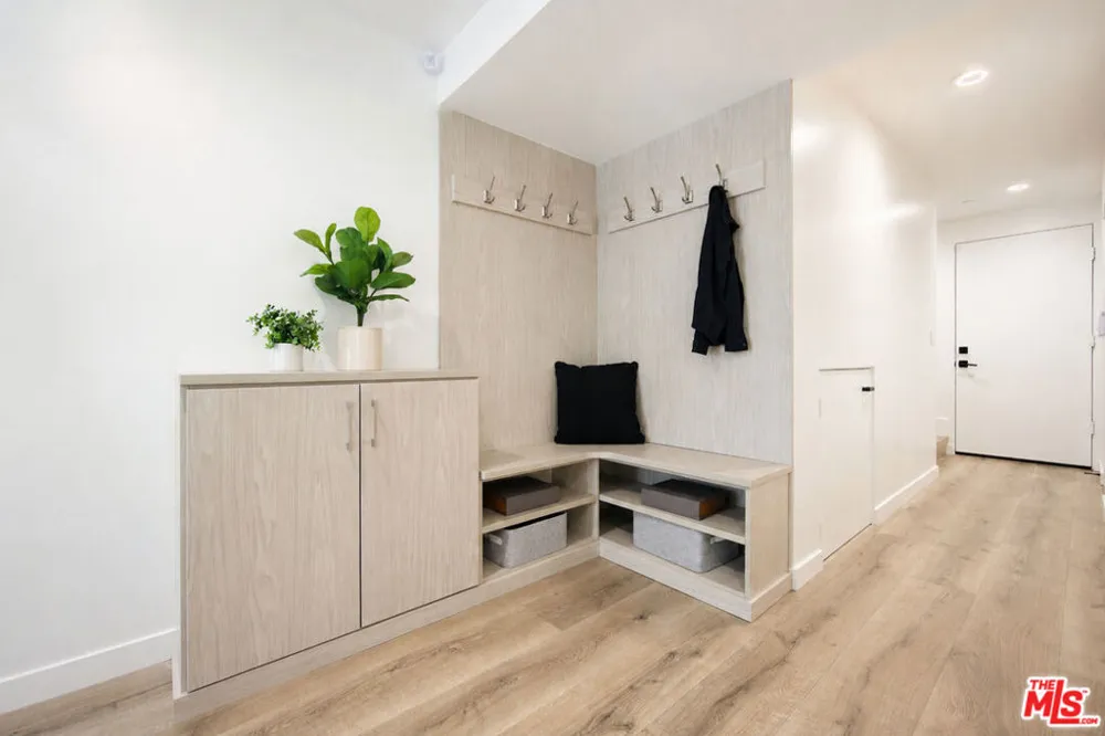11614 Colfax Meadow Lane Studio City, CA 91604