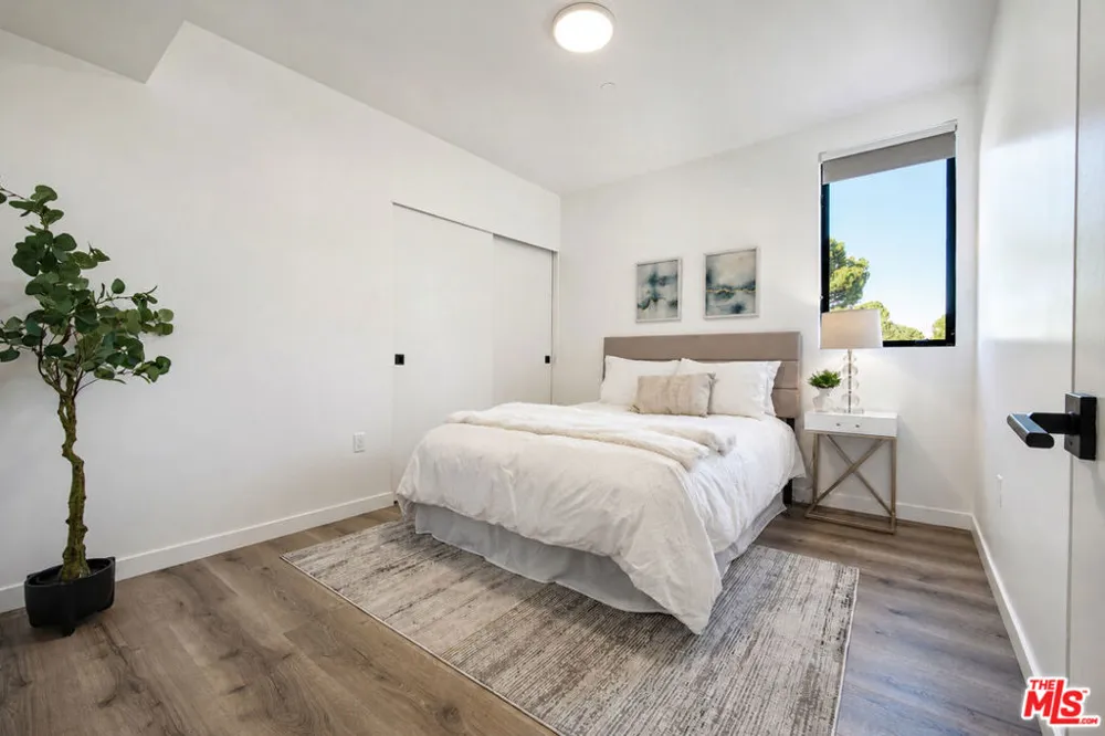 11614 Colfax Meadow Lane Studio City, CA 91604