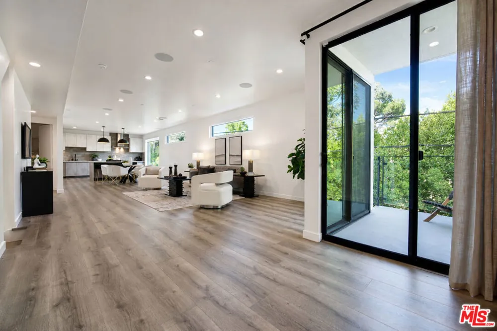 11614 Colfax Meadow Lane Studio City, CA 91604