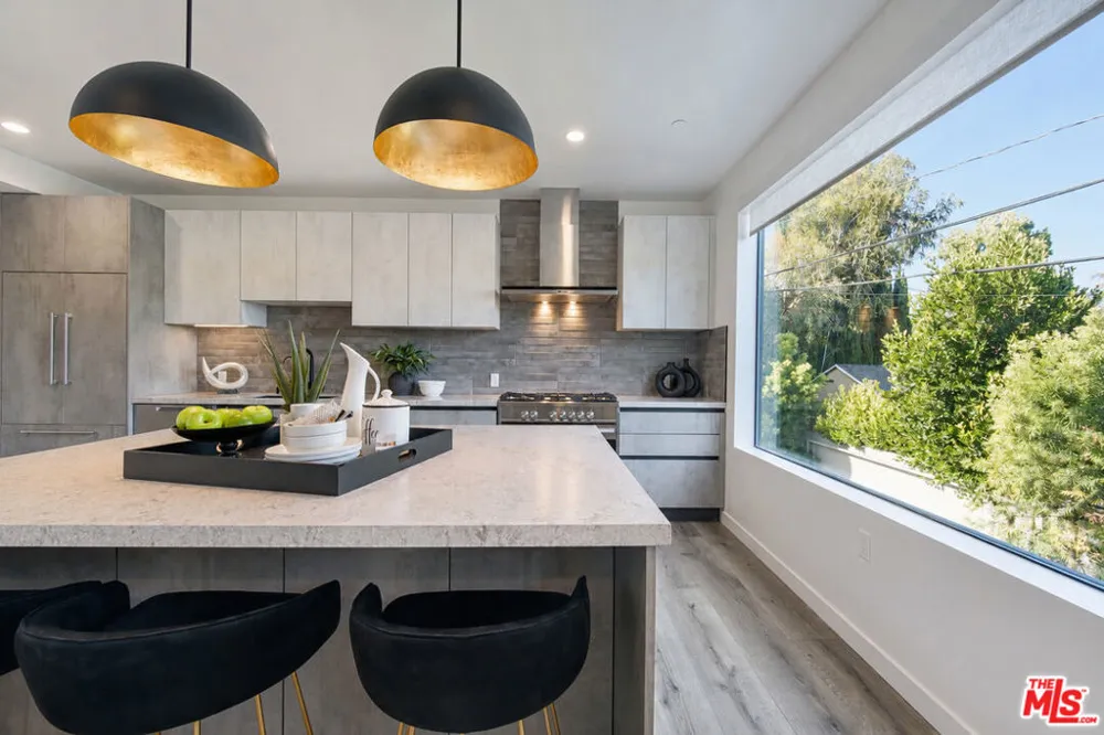 11614 Colfax Meadow Lane Studio City, CA 91604