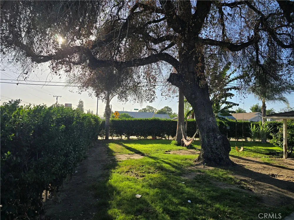 1239 S Vine Avenue Ontario, CA 91762