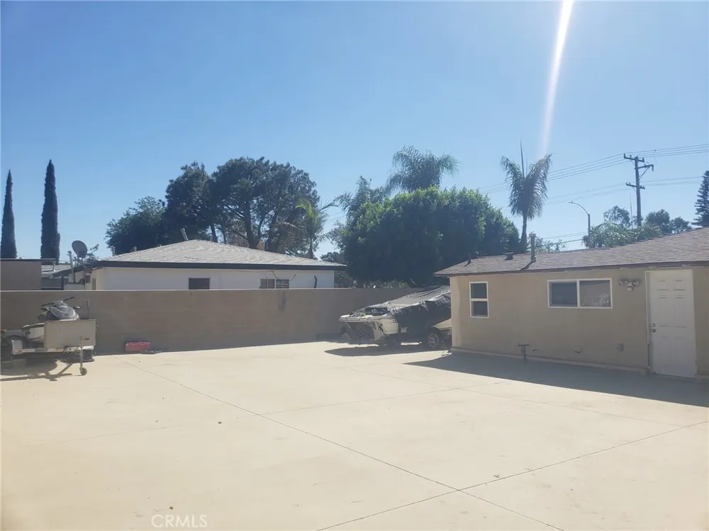1239 S Vine Avenue Ontario, CA 91762