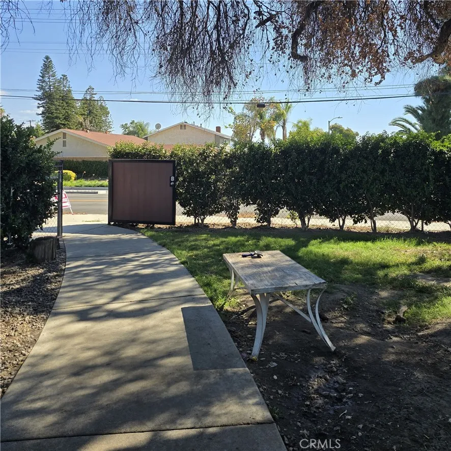 1239 S Vine Avenue Ontario, CA 91762