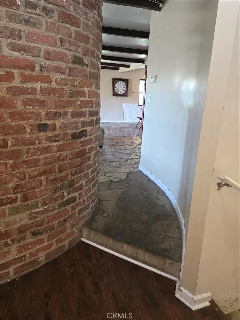 1239 S Vine Avenue Ontario, CA 91762