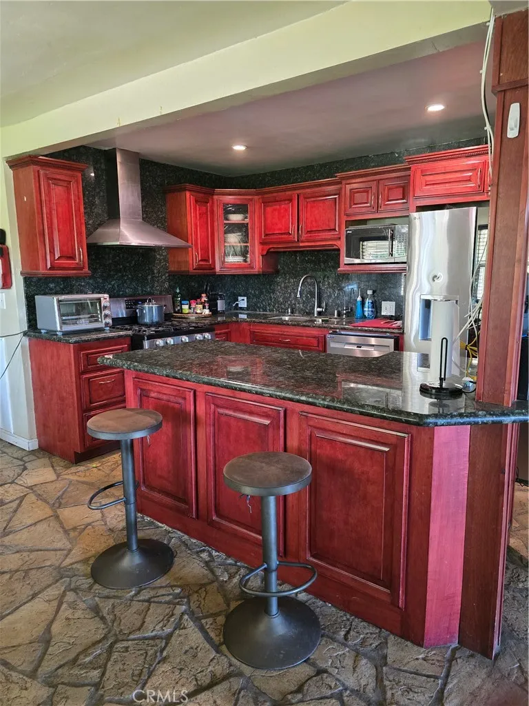 1239 S Vine Avenue Ontario, CA 91762