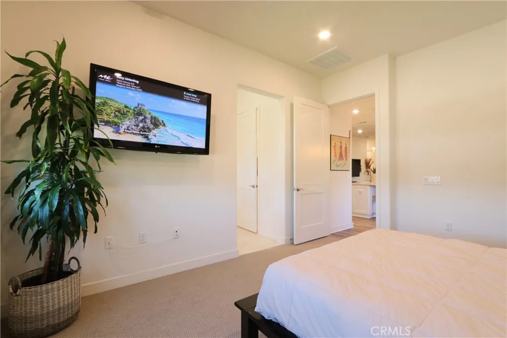 129 Carlow Irvine, CA 92618