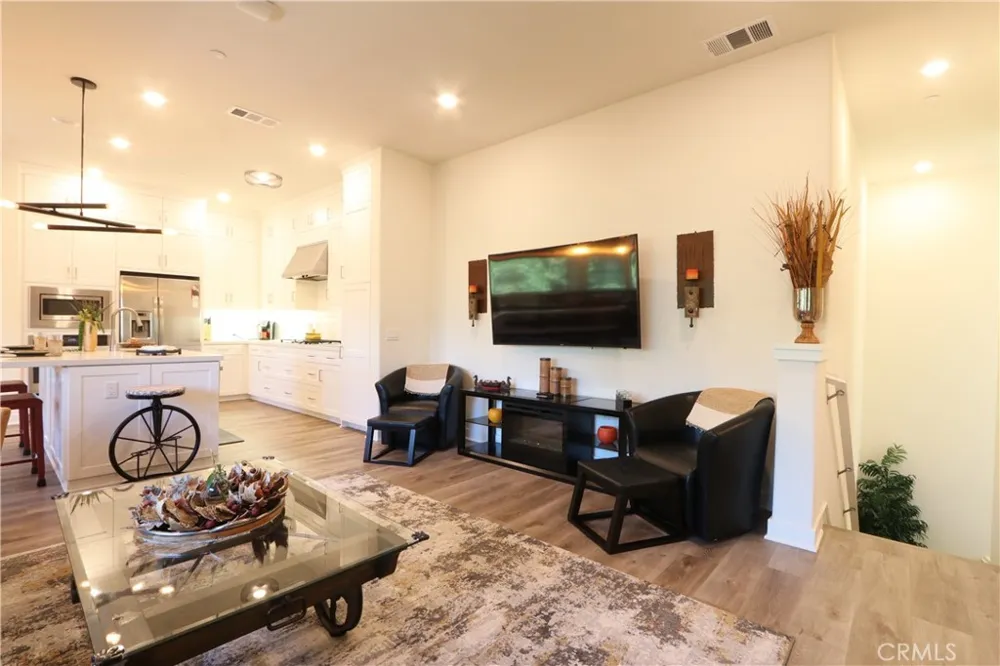 129 Carlow Irvine, CA 92618