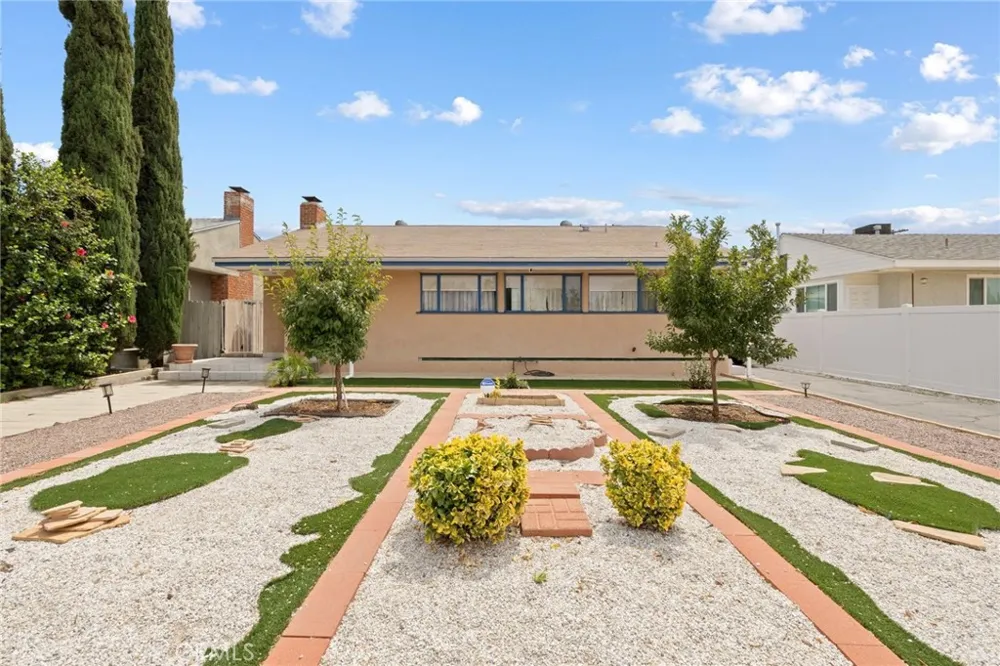 6306 Denny Avenue North Hollywood, CA 91606