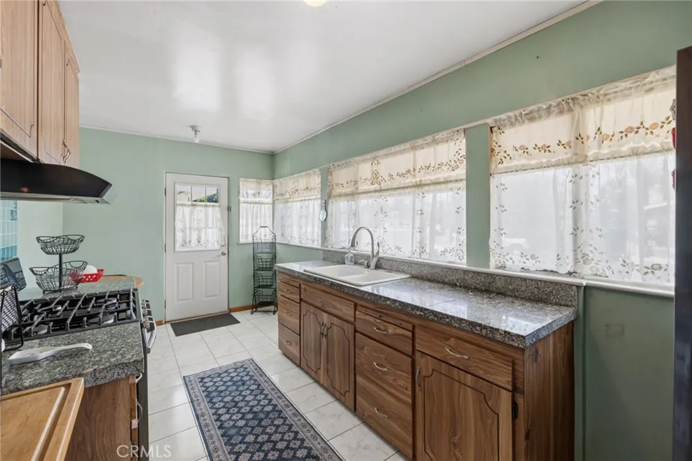 6306 Denny Avenue North Hollywood, CA 91606