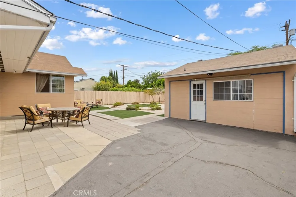 6306 Denny Avenue North Hollywood, CA 91606