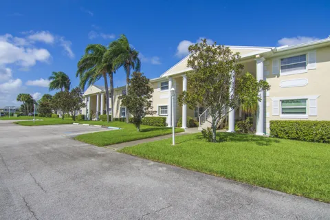 406 GROVE ISLE CIRCLE #406