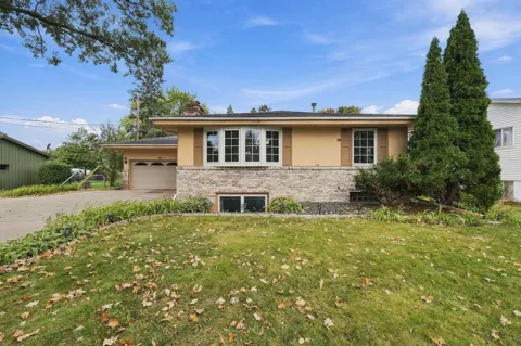 1436 E Old Shakopee Road
