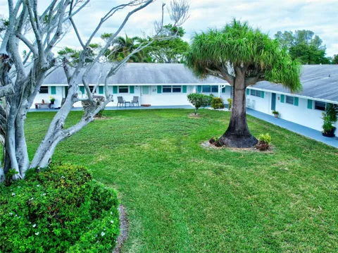 400 SW Golfview Terrace #111