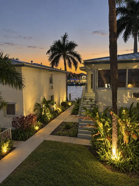 561 BAYSHORE DRIVE #7