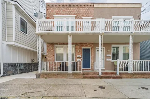 32 S Richards Ave