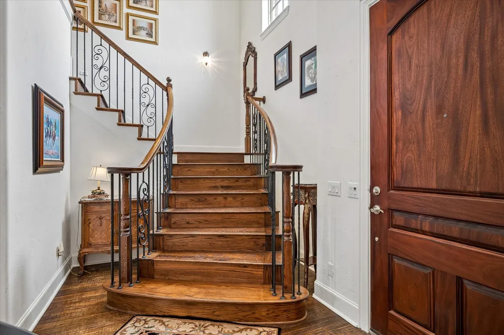 5936 Preston Gate Court Dallas, TX 75230
