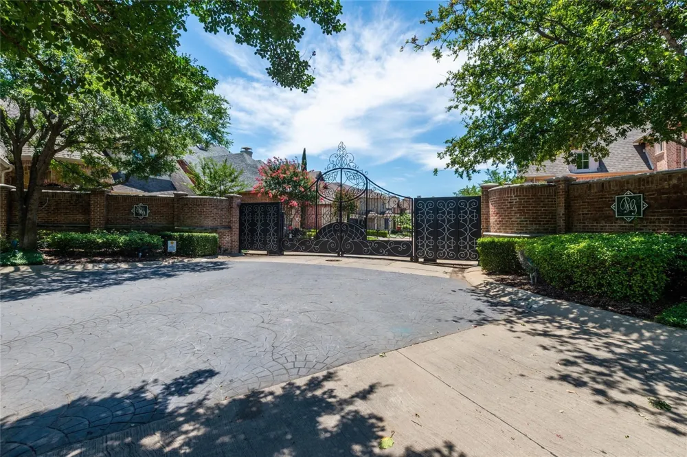 5936 Preston Gate Court Dallas, TX 75230