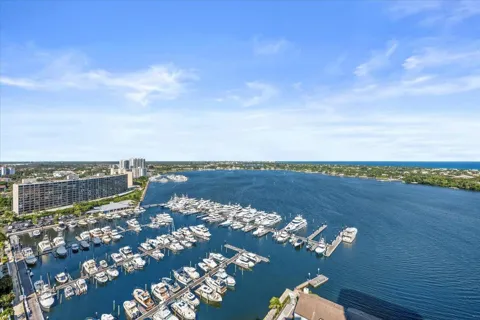 100 LAKESHORE DRIVE #2156