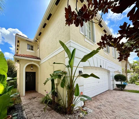 9138 Villa Palma Lane