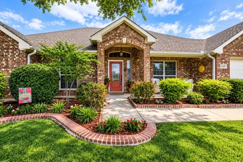 212 Pinewood Trail