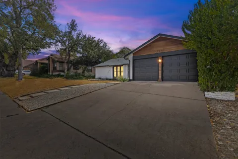 3301 Western Drive