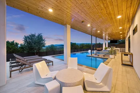 8610 Buffalo Trail