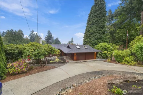 4106 Cliff Drive