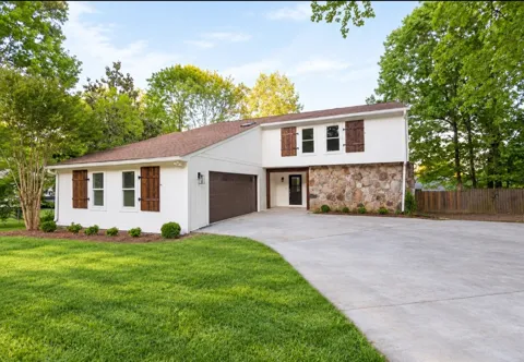 3250 Blueberry Hill Pl NW