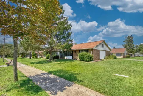 32 Yorkshire Ct