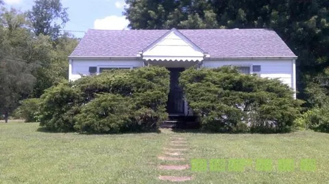 801 Gwynn Dr