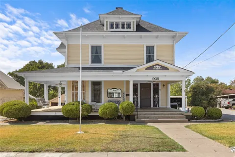 905 8th Street