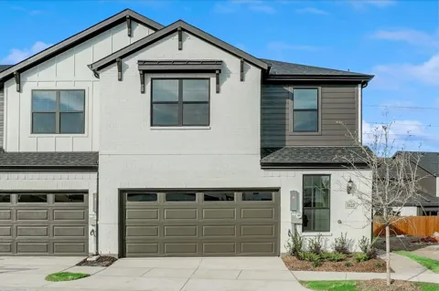 1127 Rusk Way