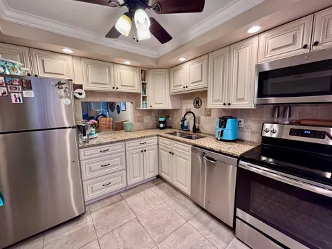 400 NE 20TH STREET #B208