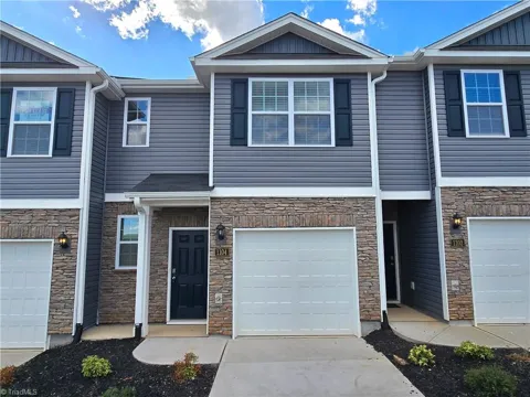 1104 Broholmer Lane