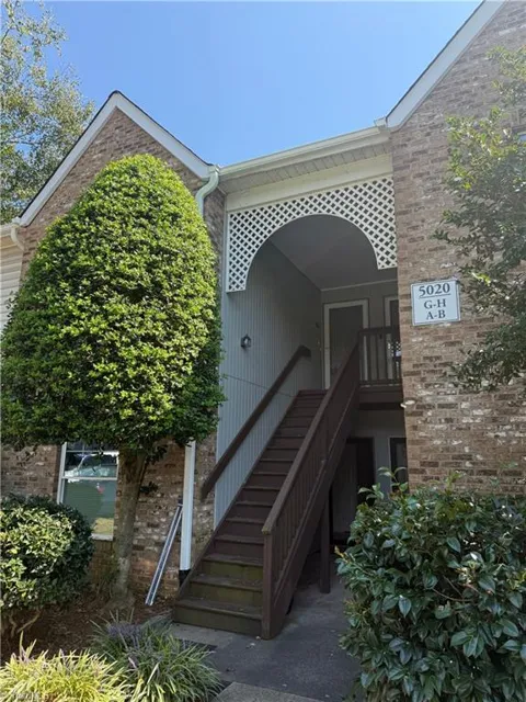 5020 Thoroughbred Lane #G