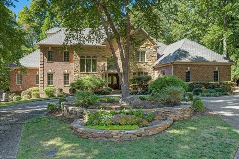4 Elm Ridge Court