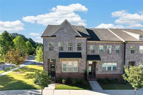 282 Commons Avenue