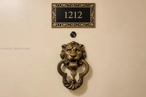 700 Biltmore Way #1212
