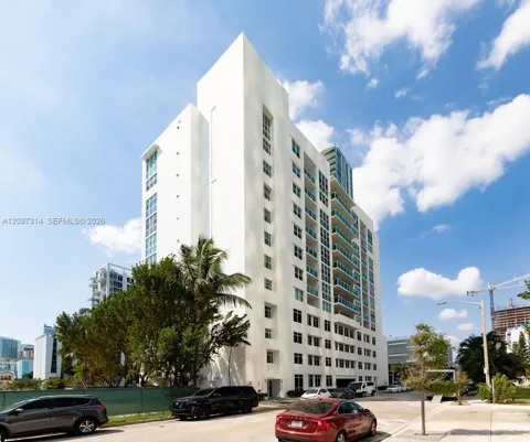 500 NE 29th St #906
