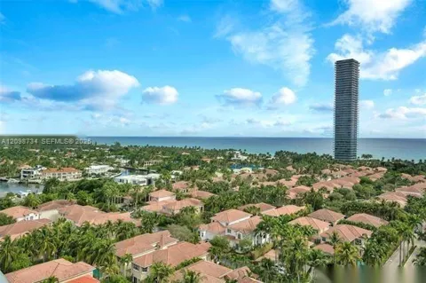 19390 Collins Ave #1624