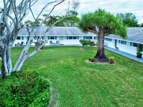400 SW Golfview Terrace #111