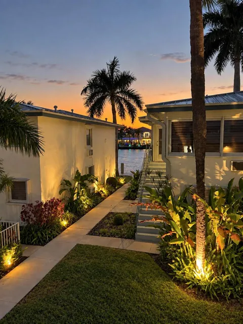 561 BAYSHORE DRIVE #7