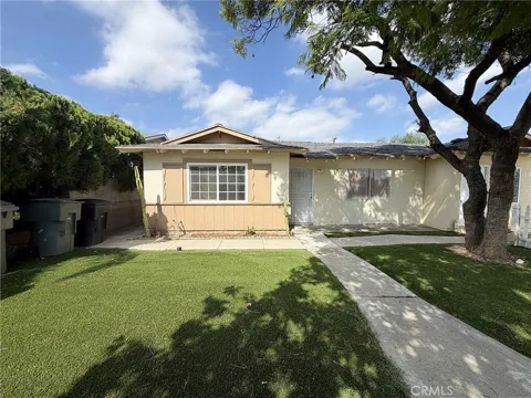 1420 Avenida Del Vista