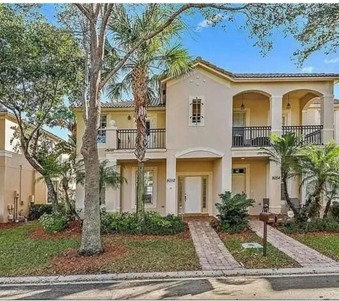 8052 MURANO CIRCLE