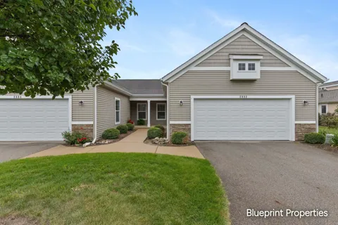 2882 Grand Isle Drive NE #18