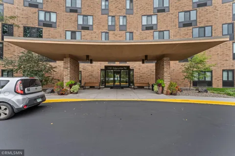 1181 Edgcumbe Road #1005