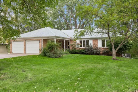 4900 Killarney Drive