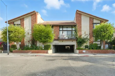 14937 Sherman Way #7