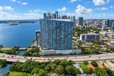 601 NE 36TH STREET #1008
