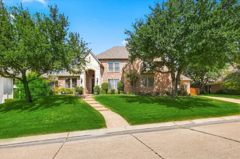 2990 Lakeside Drive